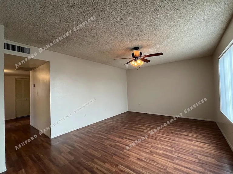 12229 N 48th Ave — Photo 12