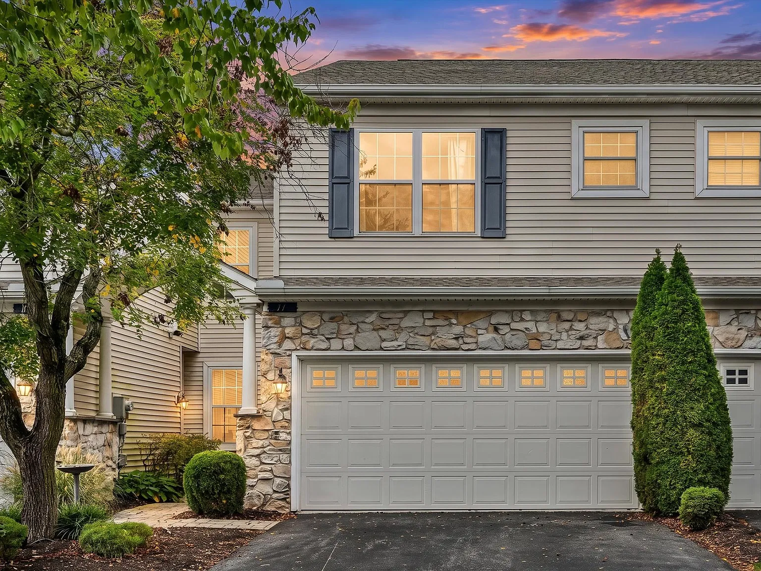 4 bed, 2.5 bath, 1686 sqft, $2,450 — Photo 3