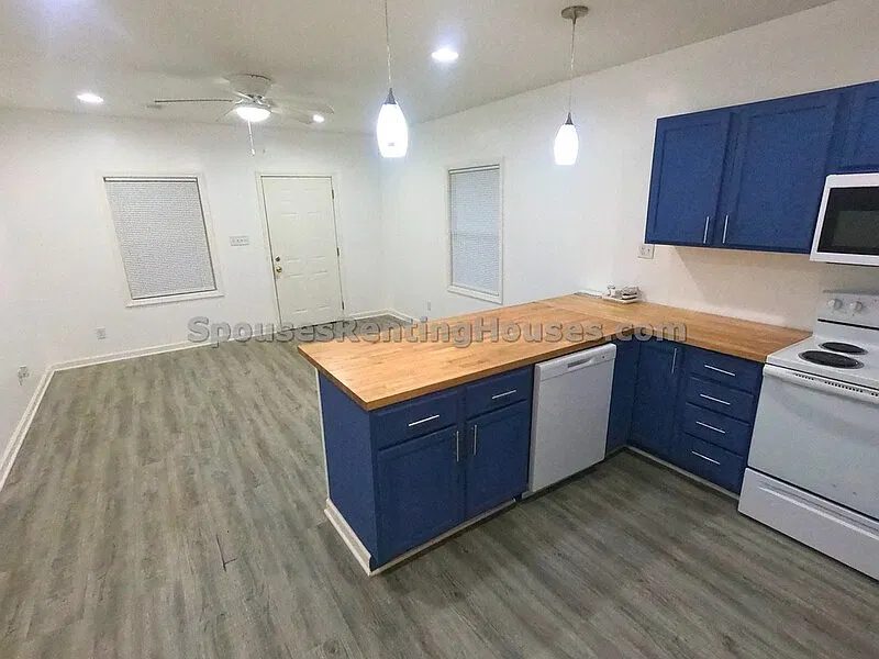 2 bed, 1.0 bath, $1,125 — Photo 4