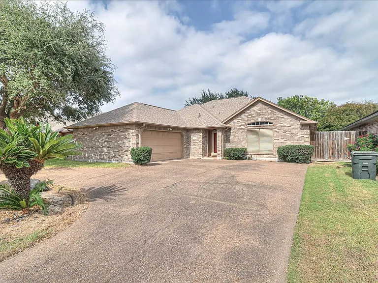 6330 Penny Ln — Photo 1