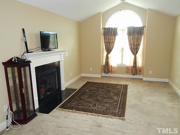 5th image of 114 Glasgow St