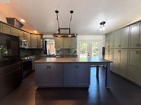 2nd image of 37685 Sandy Heights St