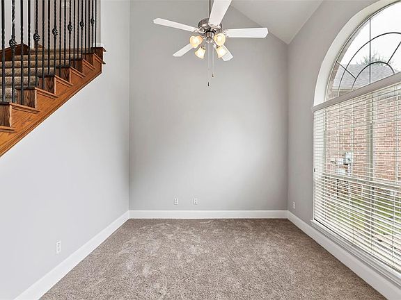 3rd image of 4117 Creek Hill Ln