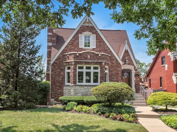 9352 S Bell Ave, Chicago, IL 60643