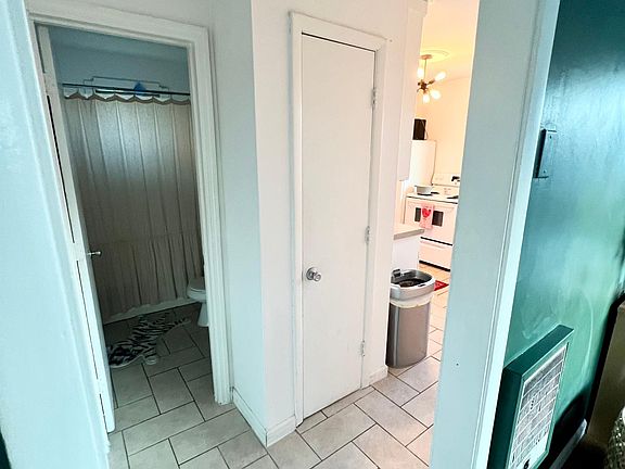 4th image of 1030 Wade Ave #A