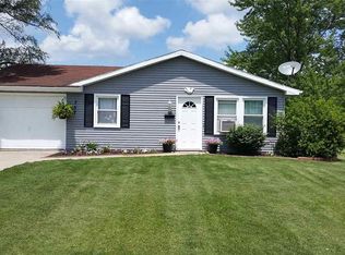 357 N Park Ln, Butler, IN 46721