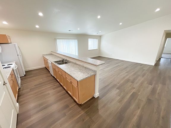 5th image of 4256-4254 Wyoming St #4256