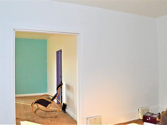 4th image of 2411 N Richards St