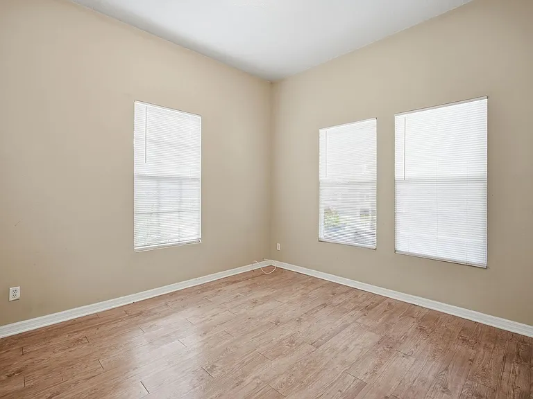 2411 E 18th Ave — Photo 10
