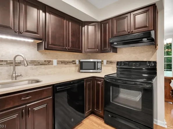 26 Countryside Dr, Bernards Twp., NJ 07920