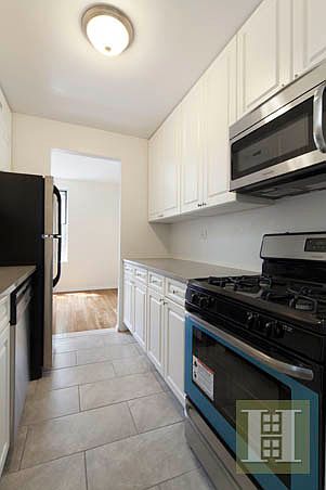 2nd image of 5425 Valles Ave APT 5N