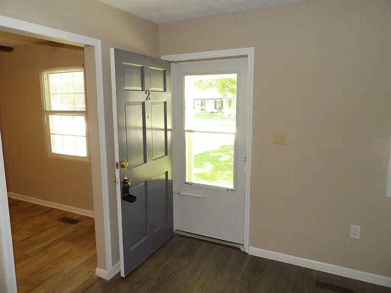 248 Meadowview Dr #2 — Photo 7