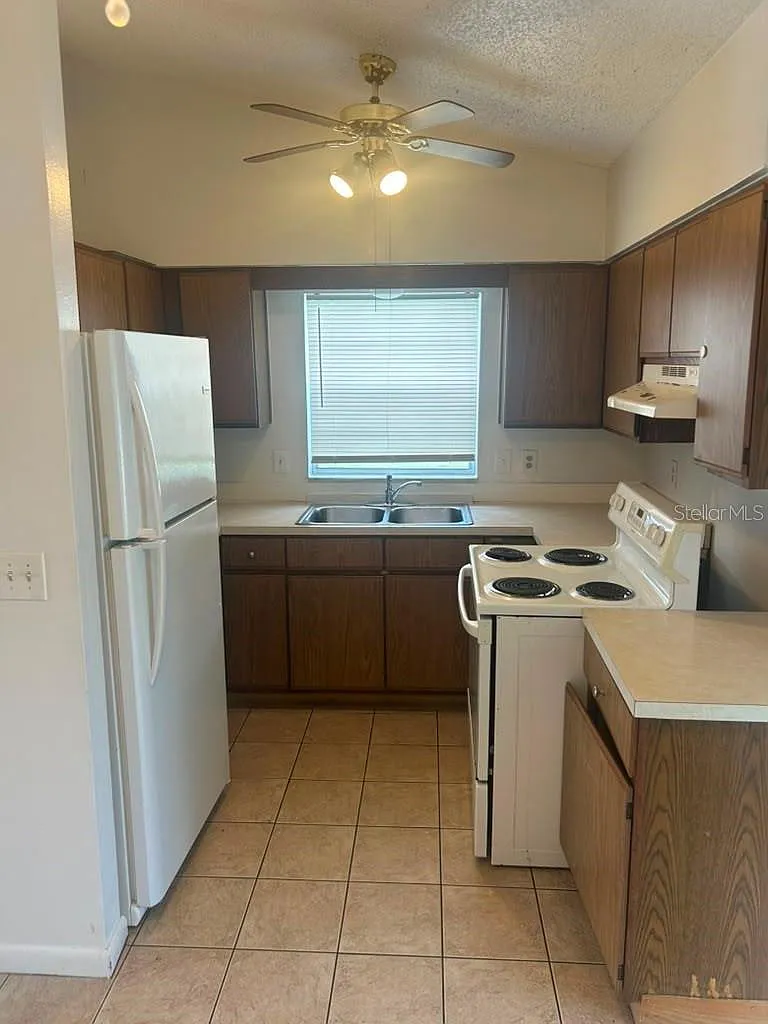 2 bed, 1.0 bath, 945 sqft, $1,500 — Photo 3