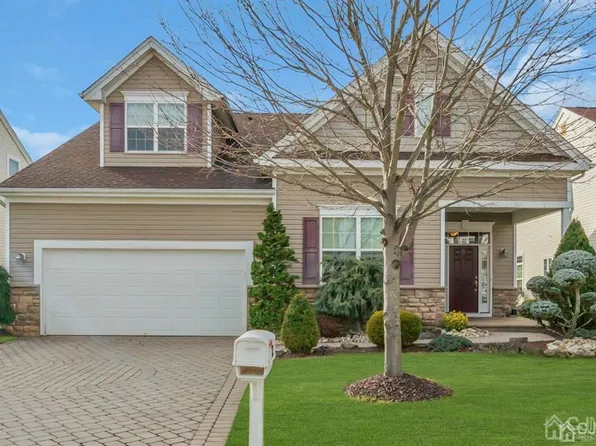 12 Draw Bridge Dr, Monroe Township, NJ 08831