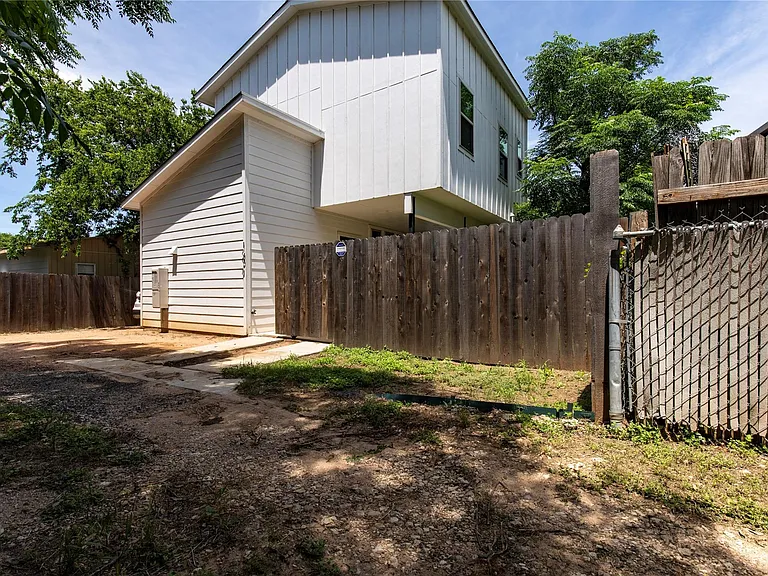 1608 Ulit Ave #B — Photo 13