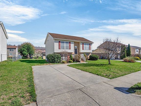 2nd image of 1390 Stonechris Dr