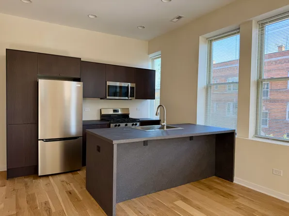972 W 33rd Pl, Chicago, IL