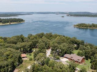 580 Parkview Dr, Blue Eye, MO 65611