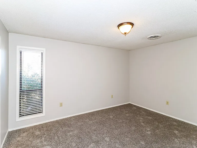 4426 Spring Harbor Dr — Photo 9