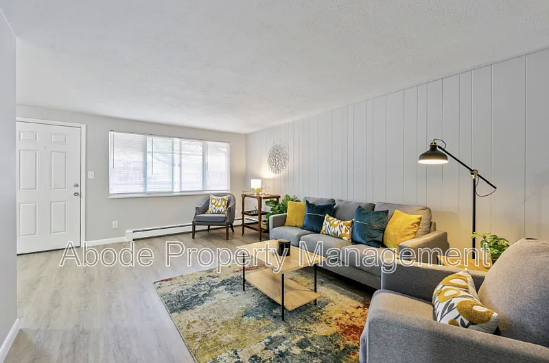 2 bed, 1.0 bath, 872 sqft, $1,400 — Photo 2