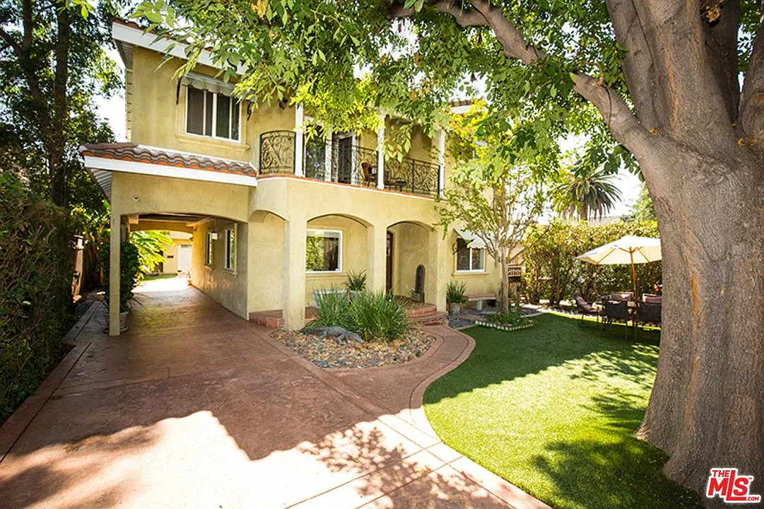 Tobias Ave, Sherman Oaks — Photo 1