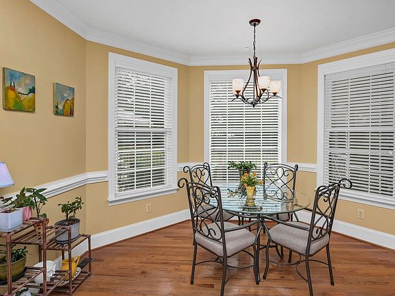 5th image of 101 Autumn Oaks Ln