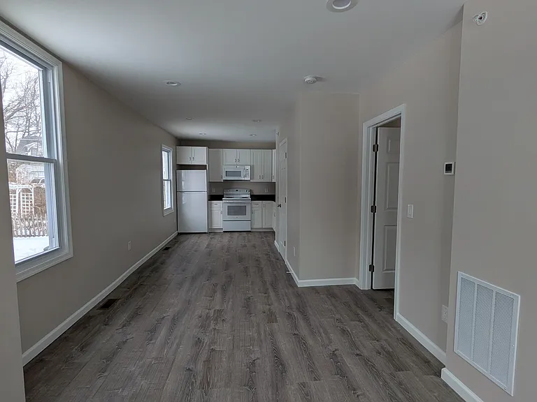 Roomy 1 bedroom 1 bath apartment