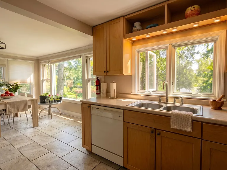 234 E Hamilton Ave — Photo 4