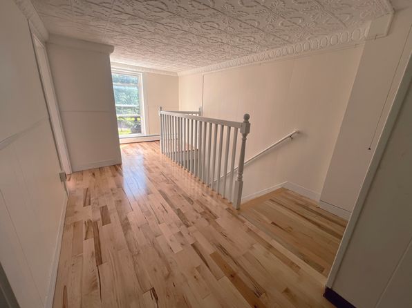 65 School St #4