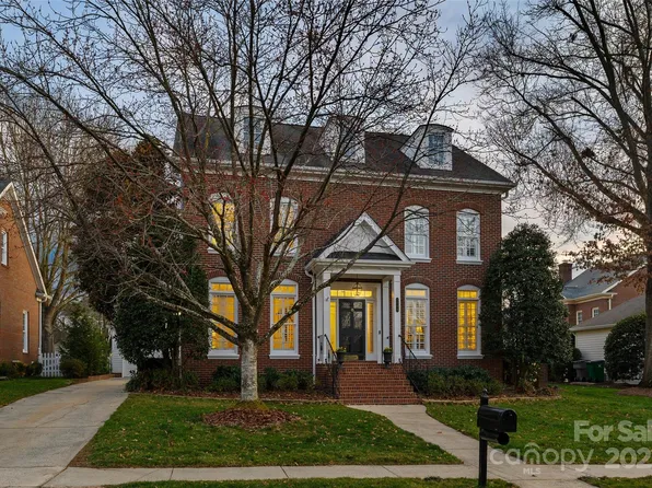 7704 Sharpthorne Pl, Charlotte, NC 28270