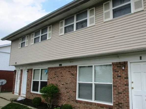 1227 Orchard Rd, Bloomington, IL