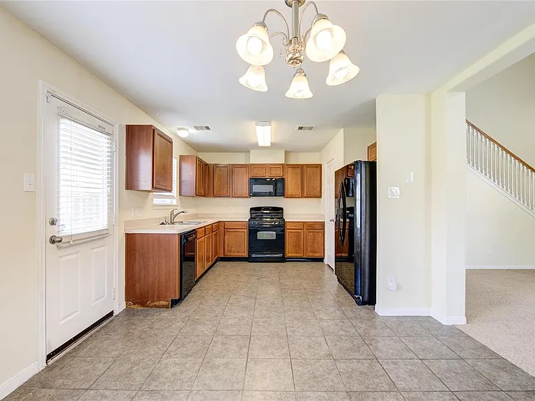 1403 Baychester Ln — Photo 10