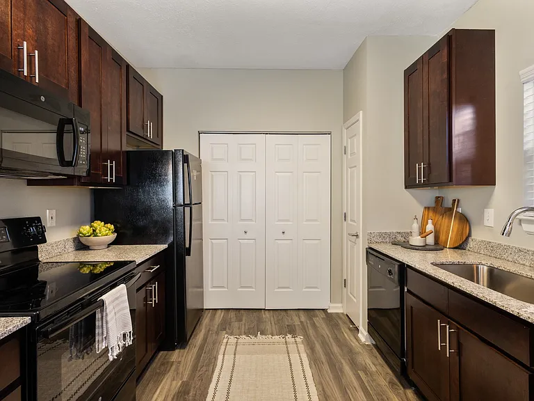 Fieldstone at Glenwood Crossing — Photo 7