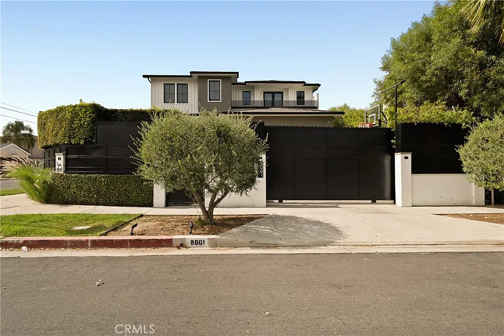 4 bed, 3600 sqft, $26,500 — Photo 2