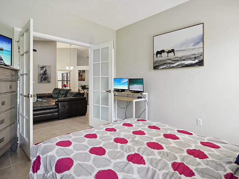 13823 Callington Dr — Photo 23