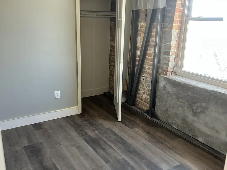 500 E Erie St #2B — Photo 9
