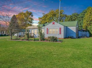 309 S Main St, Elliott, IL 60933