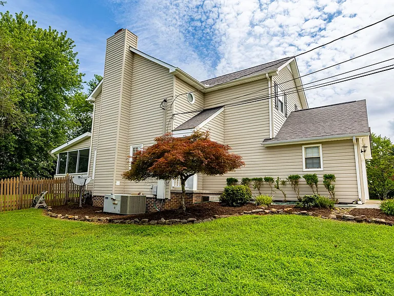 8807 Ryegate Dr — Photo 3