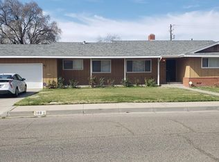 388 Circle Dr, Chowchilla, CA 93610
