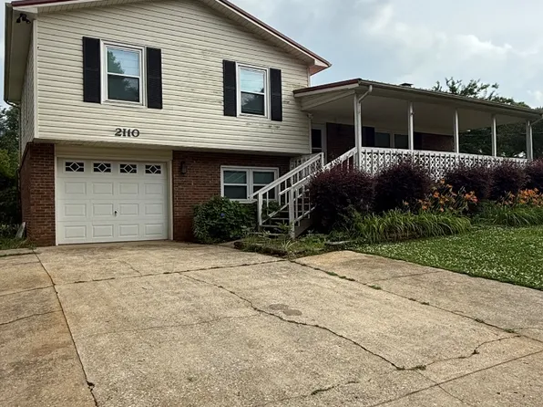 2110 Hinton Dr, Oxford, AL 36203