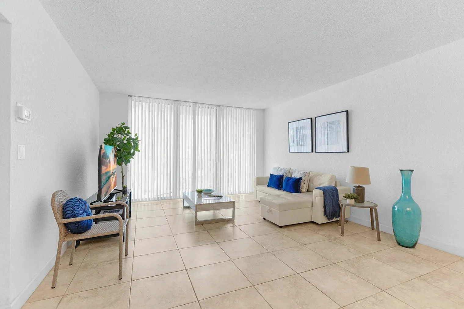 2 bed, 2.0 bath, 1345 sqft, $4,425 — Photo 4