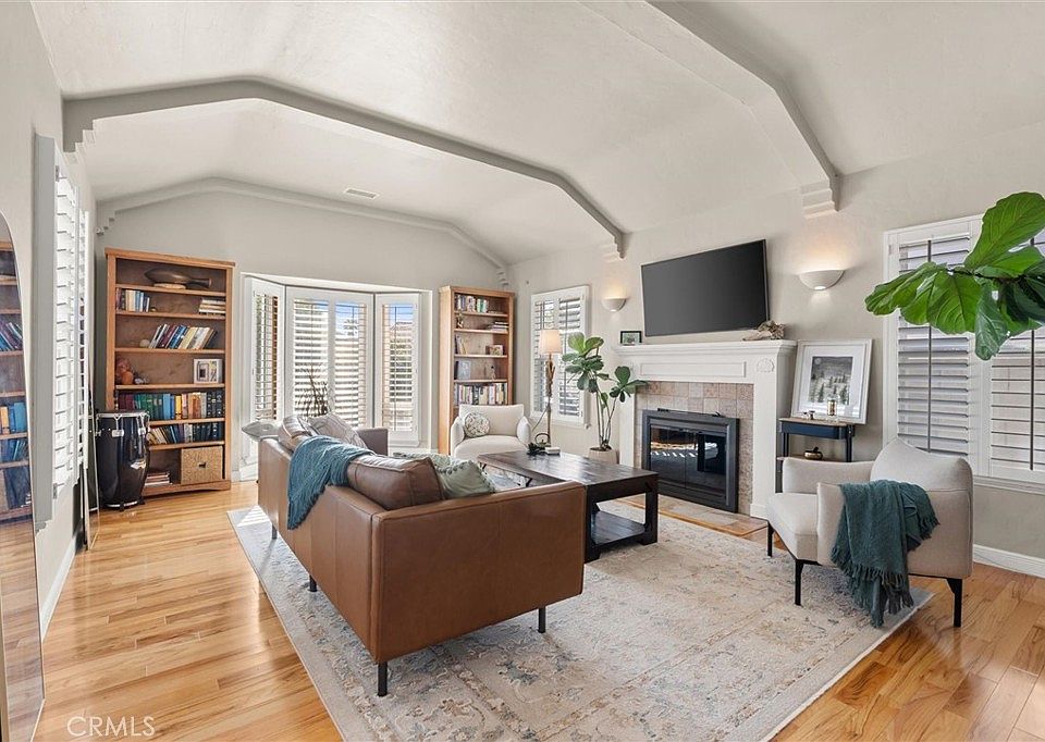 1st image of 3903 W 59th Pl