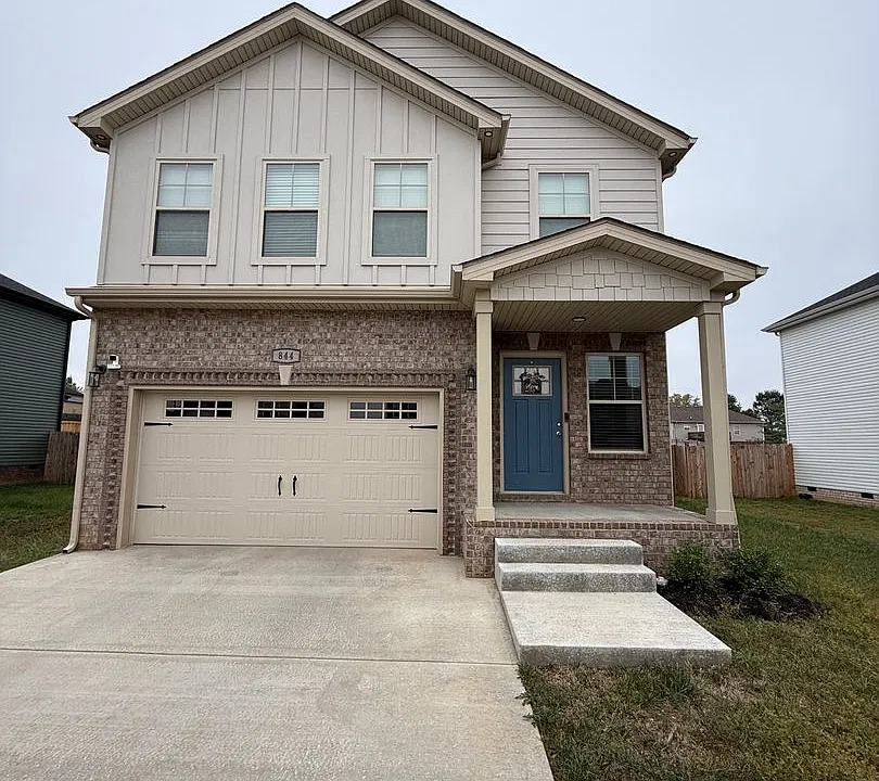 844 Macon Ln