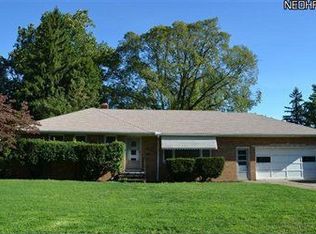 24820 Carey Ln, North Olmsted, OH 44070