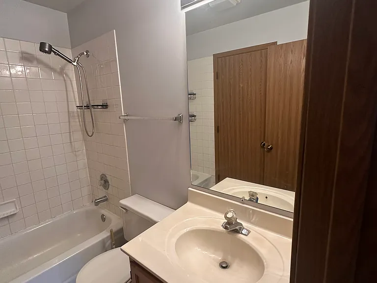 271 S Collins St — Photo 11