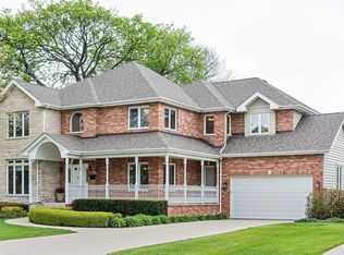 2144 Manor Ln, Park Ridge, IL 60068