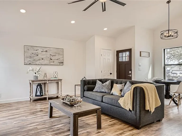 1402 Hollow Tree Blvd — Photo 16