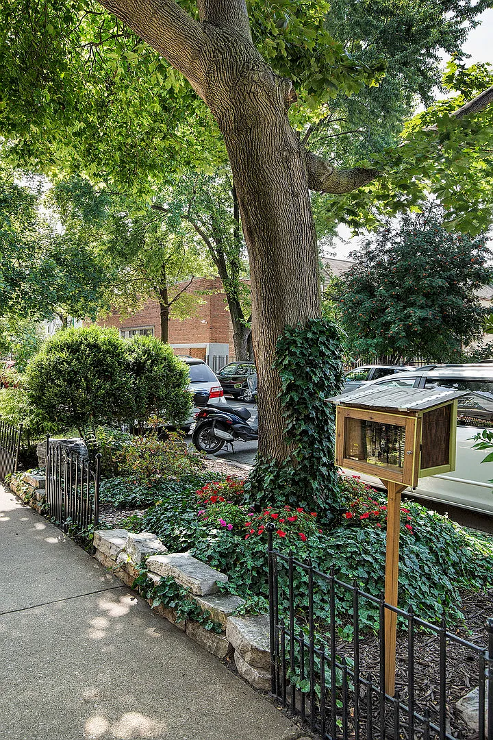 3021 N Oakley Ave, Chicago, IL 60618 | Zillow