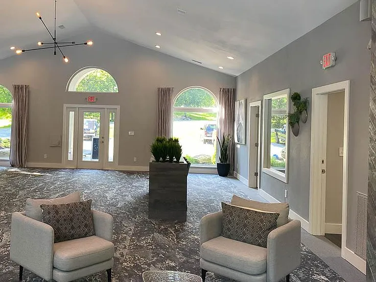 Dunlap Falls Apartments — Photo 4
