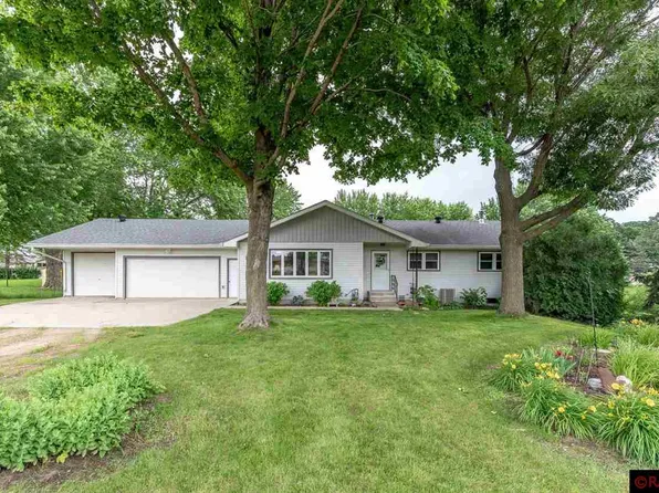 40609 Purrier Ct, North Mankato, MN 56003